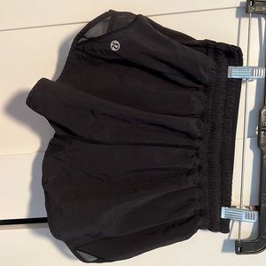 Black Lululemon 2.5” (Size 2) Hotty Hot Low Rise Shorts